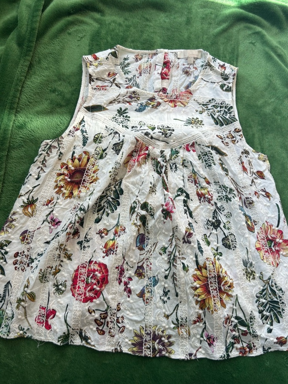 Women's White Floral Lace-Trim Sleeveless Tank Top
